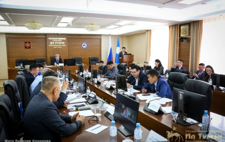 Получат ли люди зарплату? В Ил Тумэне обсудили финансовое положение муниципалитетов