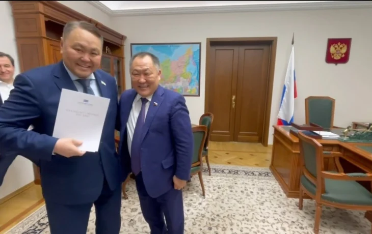 Альберт Семенов удостоен Благодарности за вклад в развитие парламентаризма