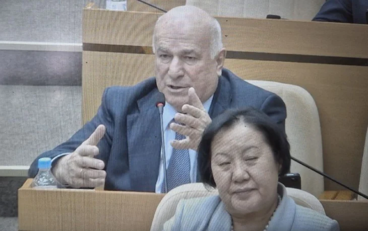 Депутаты Ил Тумэн поддержали запрет продажи алкоголя в Качикатском наслеге