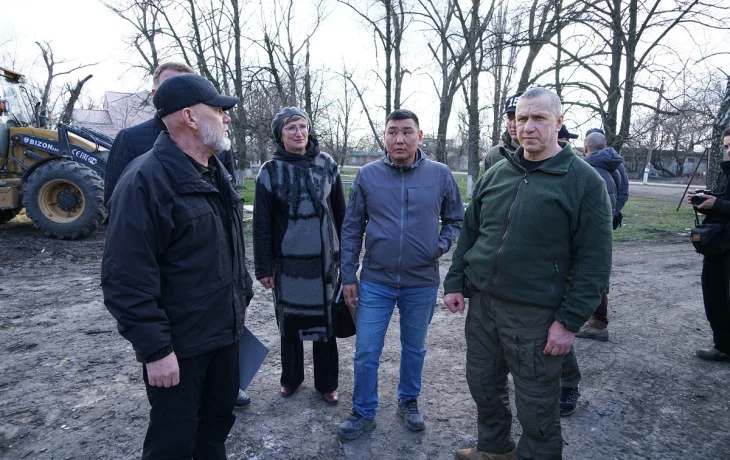 Юрий Трутнев проверил ход восстановительных работ в подшефном Якутии городе Докучаевске