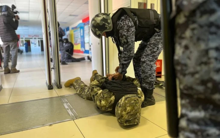 Полиция отработала с педагогами Якутска алгоритмы на случай ЧС