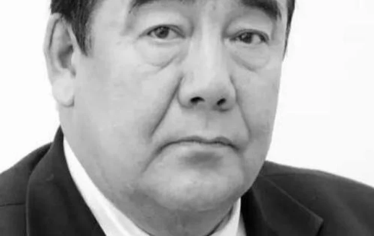 Айсен Николаев выразил соболезнования родным и близким Александра Уарова