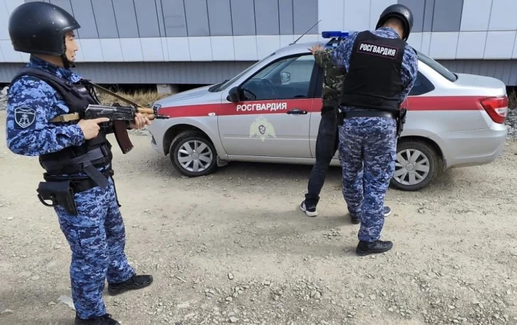 В Покровске росгвардейцы задержали гражданина, совершившего кражу из обувного магазина