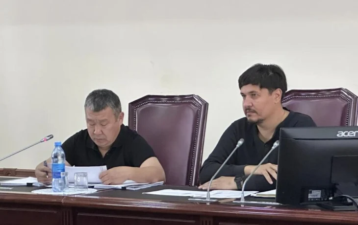 Глава Якутска провел совещание по подготовке жилфонда к отопительному сезону