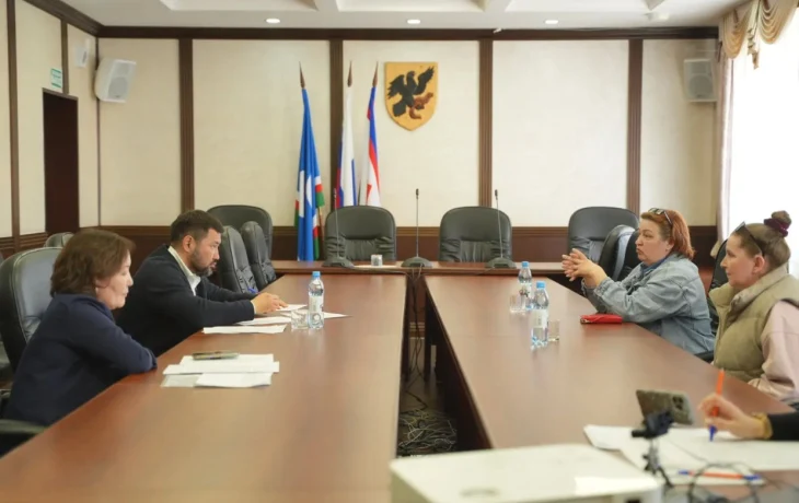Евгений Григорьев провел личный прием граждан 4 мая
