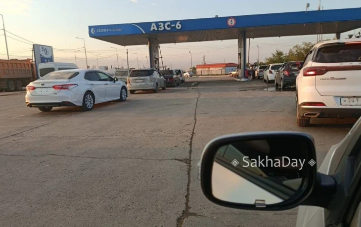 Заправки "Саханефтегазсбыта" перешли на обслуживание по топливным картам
