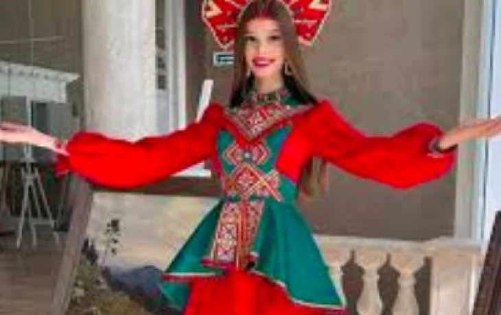 19-летняя россиянка из Чебоксар Валентина Алексеева стала первой &laquo;Мисс БРИКС&raquo; и получила корону с более чем 1000 бриллиантов