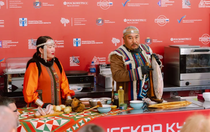 Якутскую строганину представили на форуме сибирского гостеприимства в Новосибирске