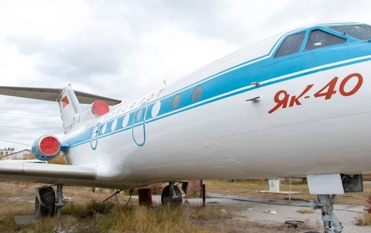 В Якутске обновили легендарные самолеты-памятники Ан-24 и Як-40