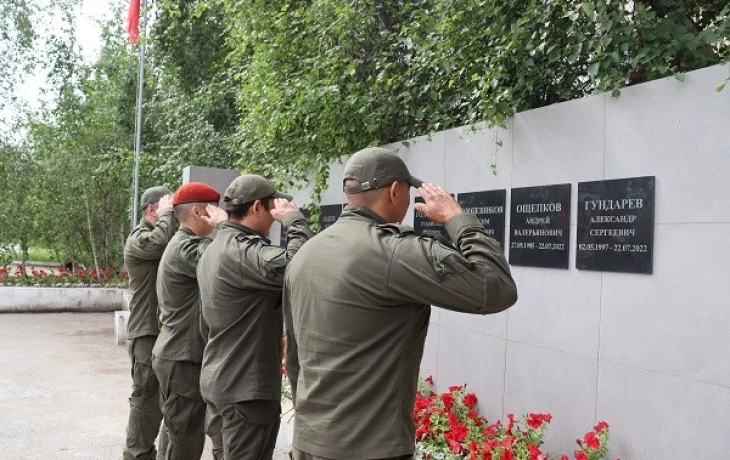 Росгвардия почтила память погибших на СВО бойцов ОМОН &laquo;Бизон&raquo;