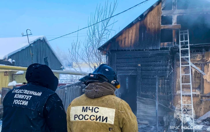 Два человека погибли при пожаре в охотничьей избушке в Намском районе