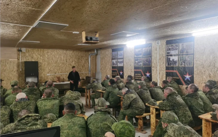 Мирнинский театр представил спектакль &laquo;Русский крест&raquo; на передовой
