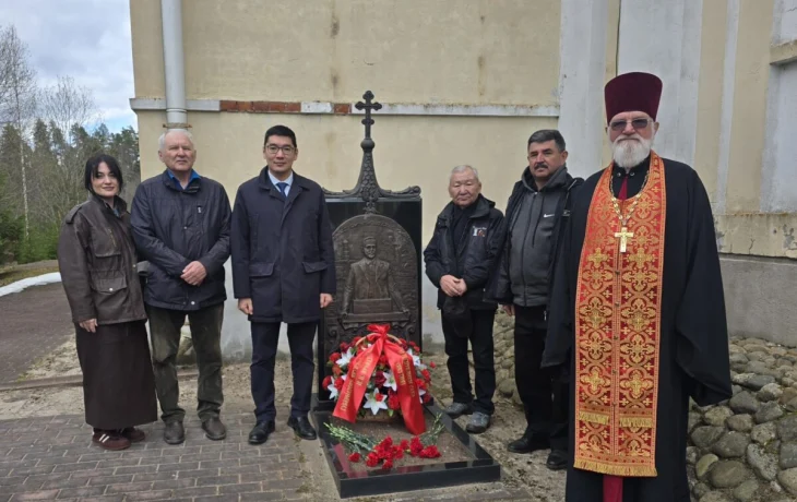 Якутяне почтили память Ивана Крафта на Новгородчине