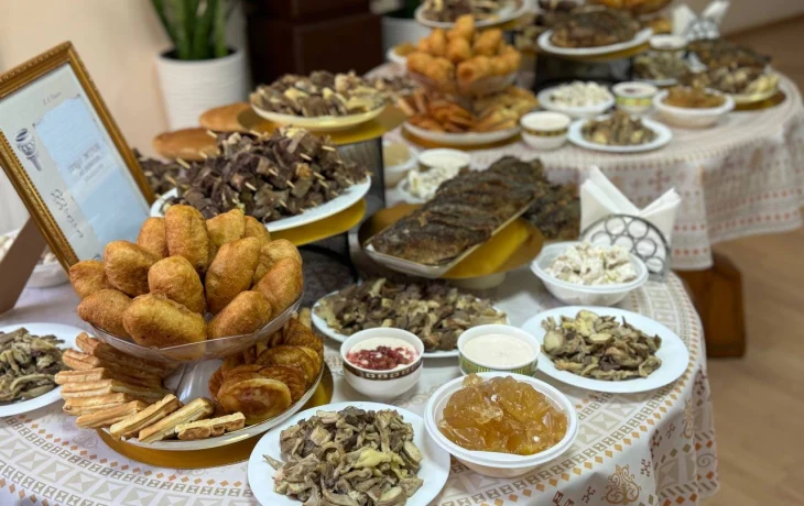 В Институте гуманитарных исследований провели дегустацию якутских блюд в честь монографии ученого