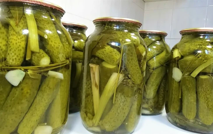 Огурцы с морковью и чесноком на зиму: рецепт без стерилизации