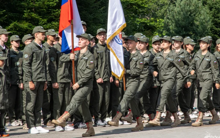 Во Владивостоке открыли первую летнюю смену &laquo;Время юных героев&raquo;