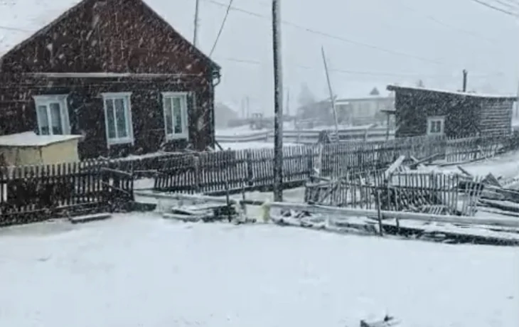 Зима вернулась! В селе Оннес выпал снег
