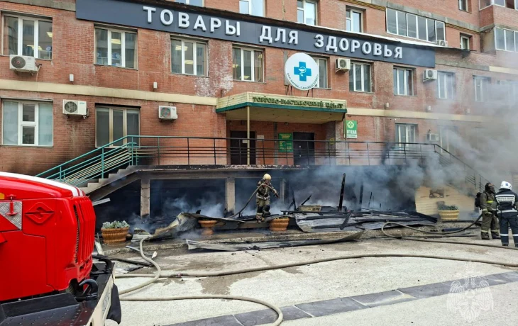 В МЧС установили причину пожара в здании по улице Курашова в Якутске